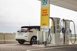 Shell va remplacer 1000 stations service par des bornes de recharges