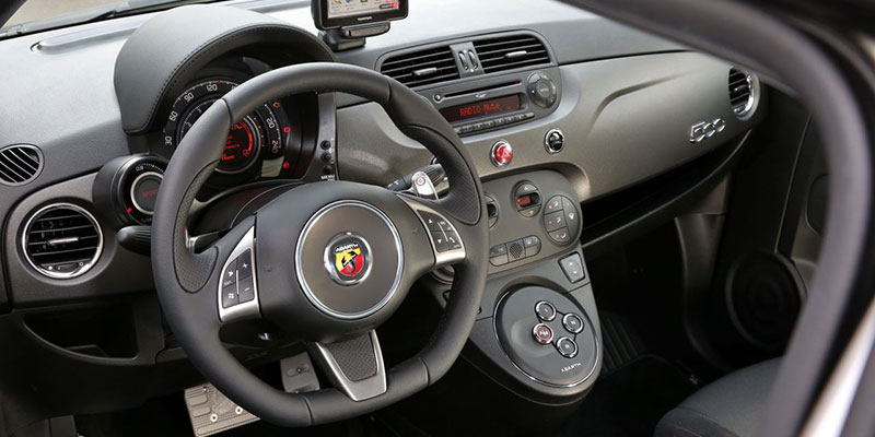 interieur abarth 595 competizione 160 ch