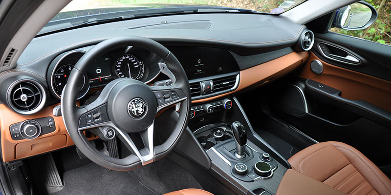 alfa romeo giulia lusso interieur