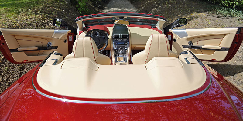 interieur aston martin db9 volante