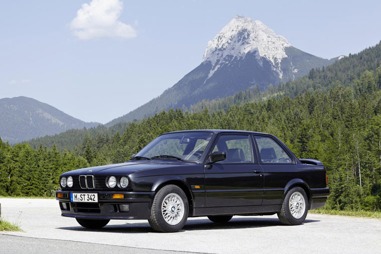 bmw 320 is