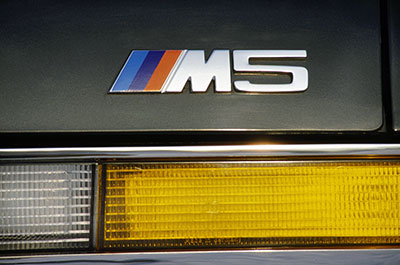 fiche technique bmw m5 e28 performances