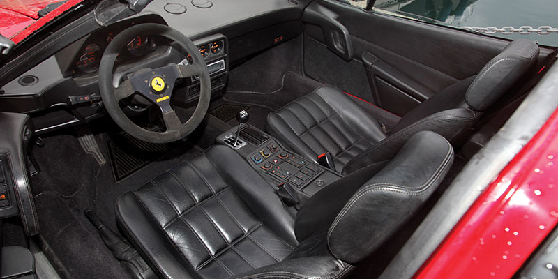 interieur ferrari 328