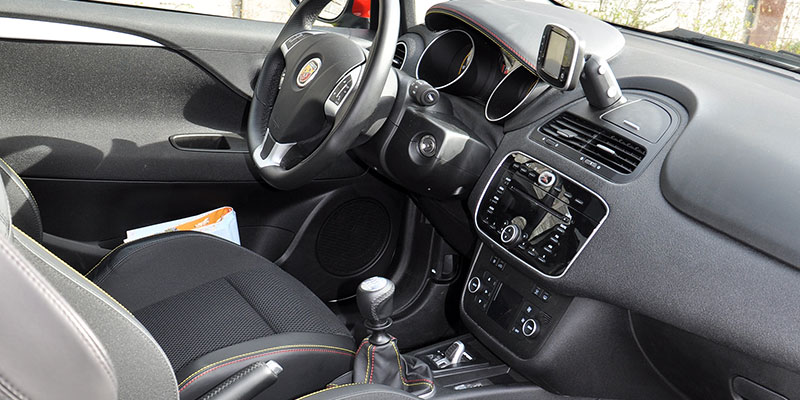 interieur punto evo abarth