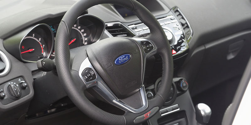 intérieur ford fiesta 6 st 182