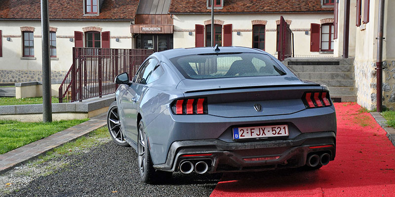 arriere ford mustang 7 dark horse