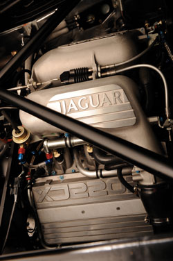 moteur jaguar xj220