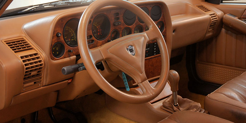 interieur lancia thema 8.32