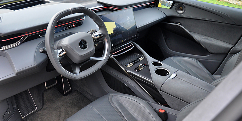 interieur lotus eletre s