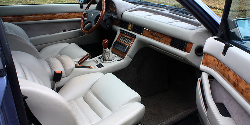 interieur maserati 222 4v