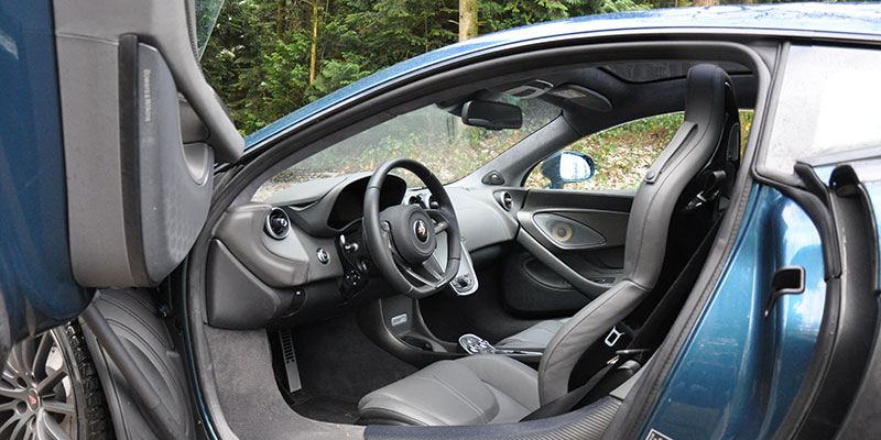 interieur ouverture portes mclaren 570gt