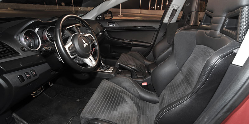 interieur mitsubishi lancer evolution X