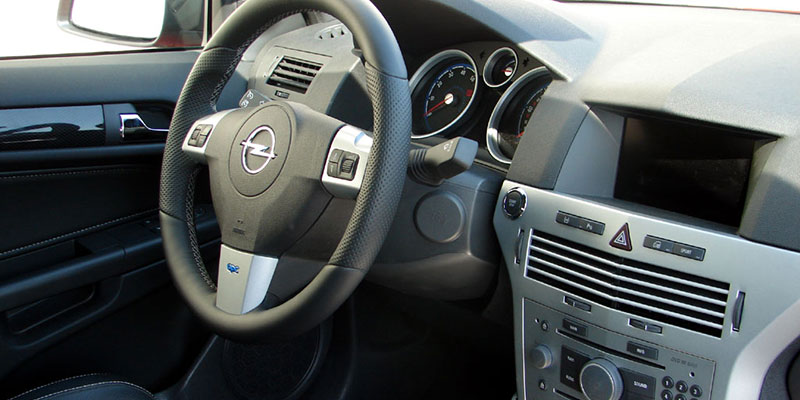 interieur opel astra h gtc opc