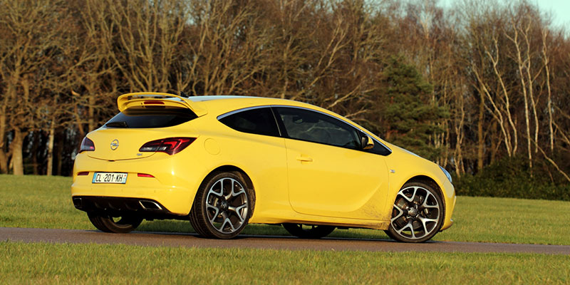 ariere opel astra j gtc opc coupé