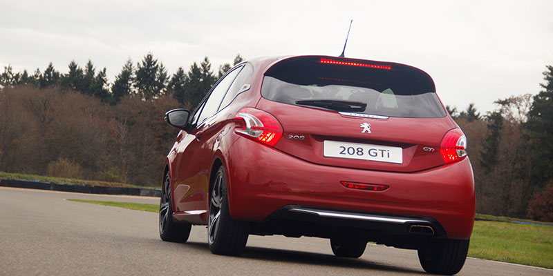 arriere peugeot 208 gti