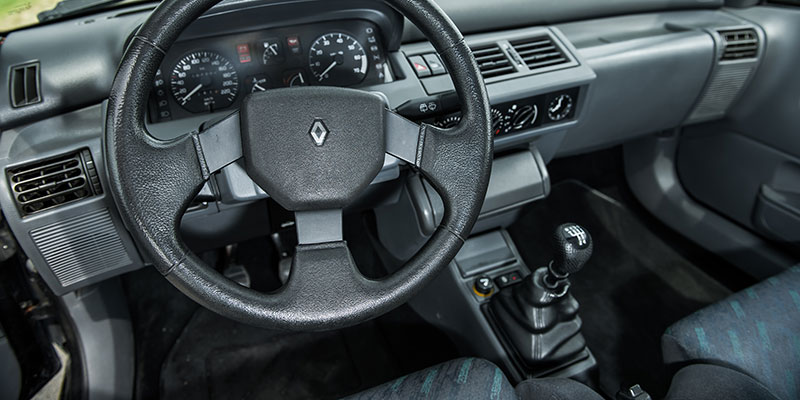 interieur renault clio rsi