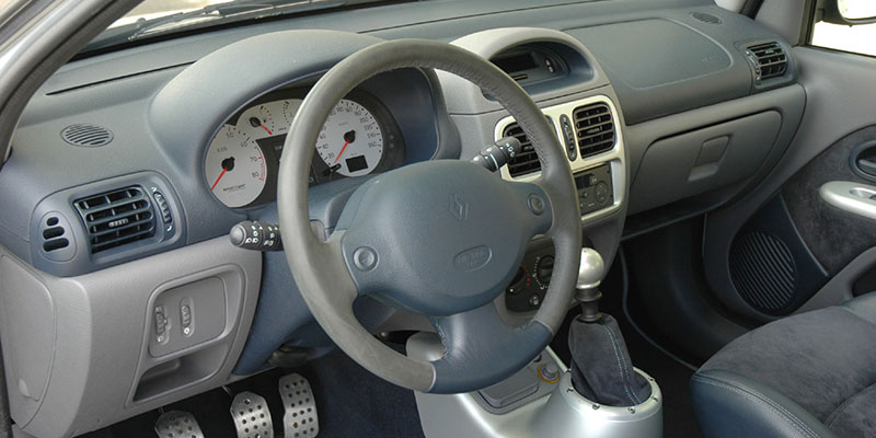 interieur renault sport clio v6 phase 1