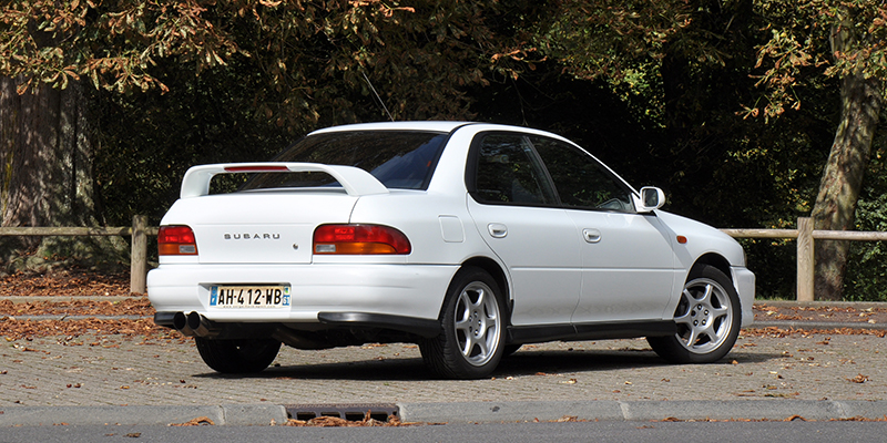 arriere subaru impreza gt turbo