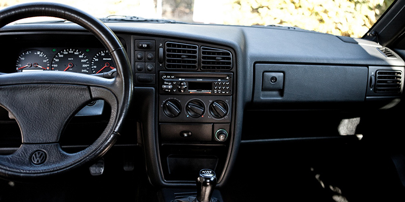 interieur coupé vw corrado vr6 planche de bord