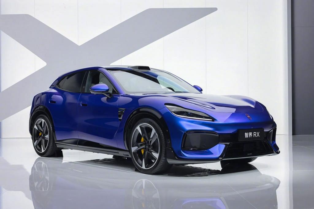 Luxeed RX : quand la Chine recrute chez Ferrari et AMG Luxeed RX : quand la Chine recrute chez Ferrari et AMG