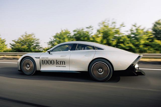 1202 km : la Mercedes-Benz VISION EQXX bat son record d'autonomie