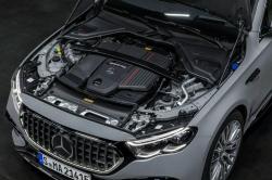 La Mercedes C63 AMG devrait abandonner le 4 cylindres ! La Mercedes C63 AMG devrait abandonner le 4 cylindres !