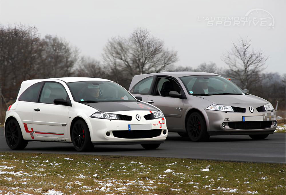 match renault megane rs r26 f1 team vs r26.r